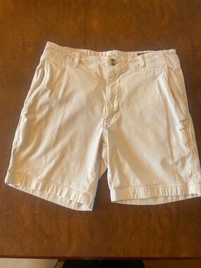 Vineyard Vines White Flat Front Cotton Shorts